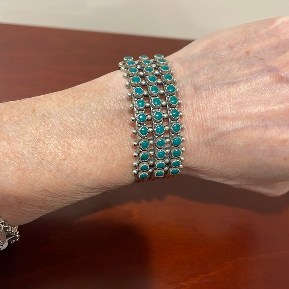 Beautiful Vintage Sterling Silver and Green Opaque Stone Cuff Bracelet - Picture 2 of 10